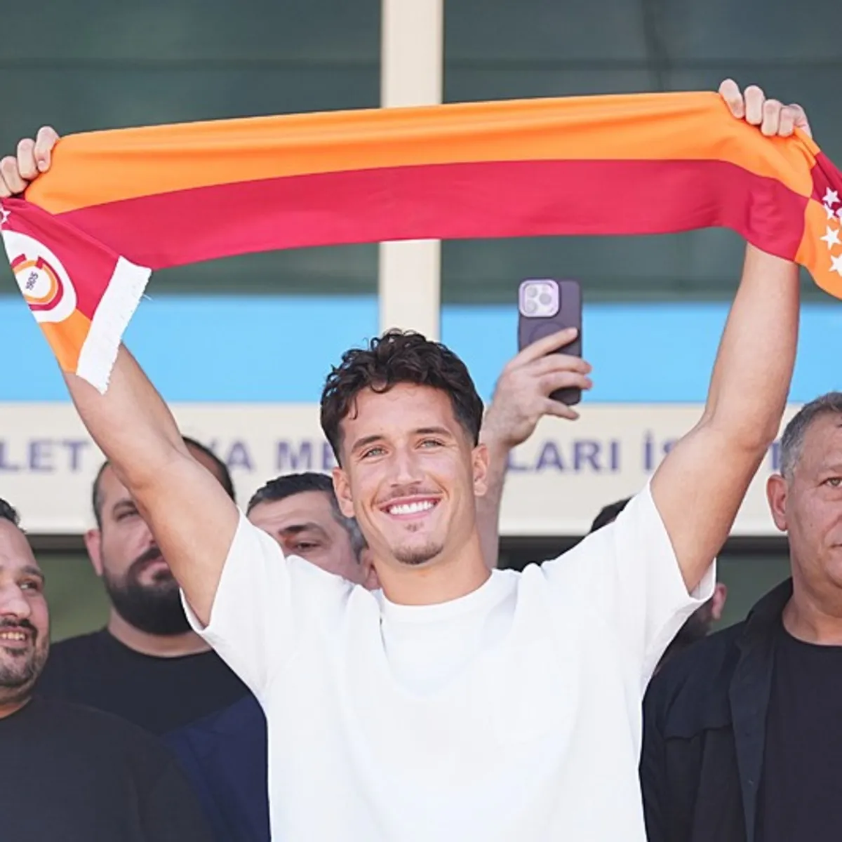 Deniz Gül İstanbul'da! İlk Açıklaması Geldi