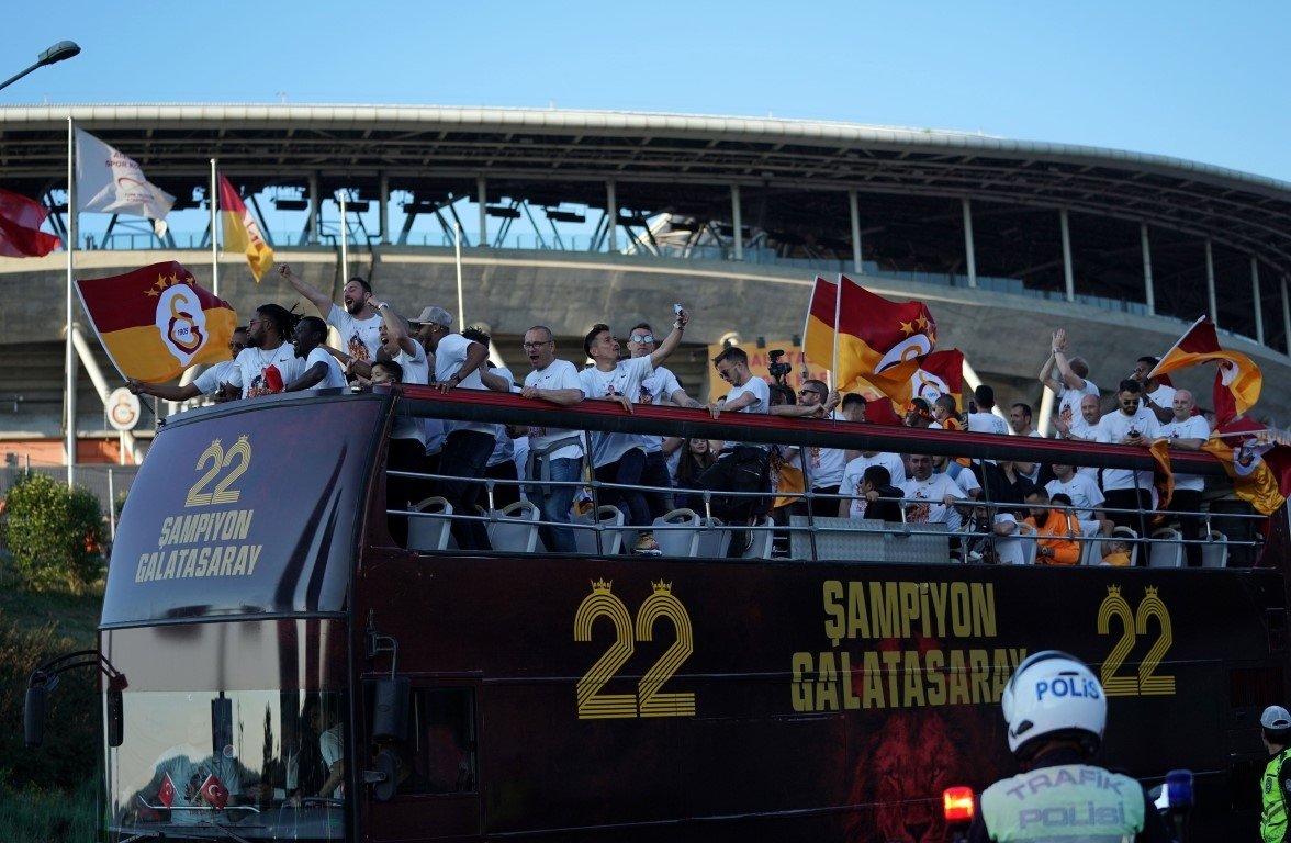 Galatasaray’ın şampiyonluk kutlamasında 5. yıldız detayı