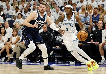 Minnesota'yı deplasmanda deviren Dallas seride öne geçti!