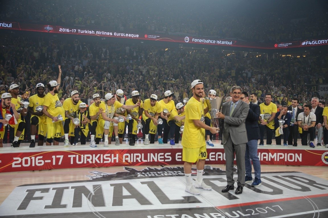 Datome söz verdi, saçlarını kestirdi