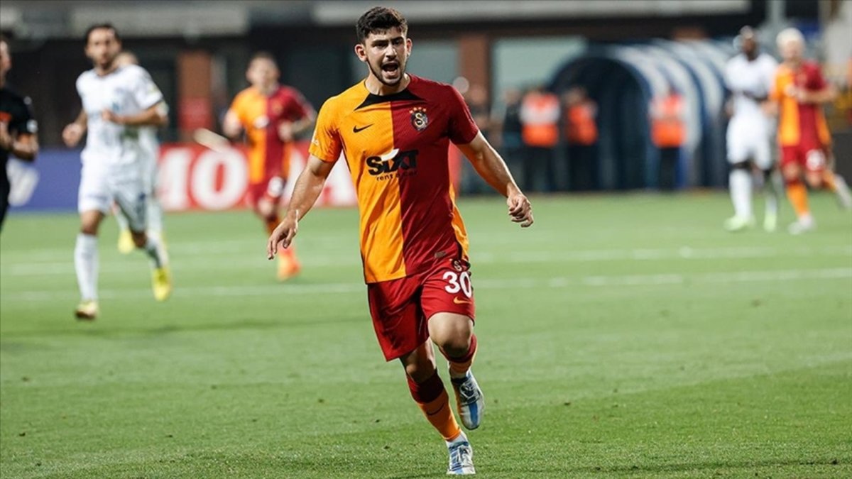 TRANSFER HABERİ: Galatasaray'ta bir ayrılık daha! TRANSFER HABERİ: Galatasaray'ta bir ayrılık daha!