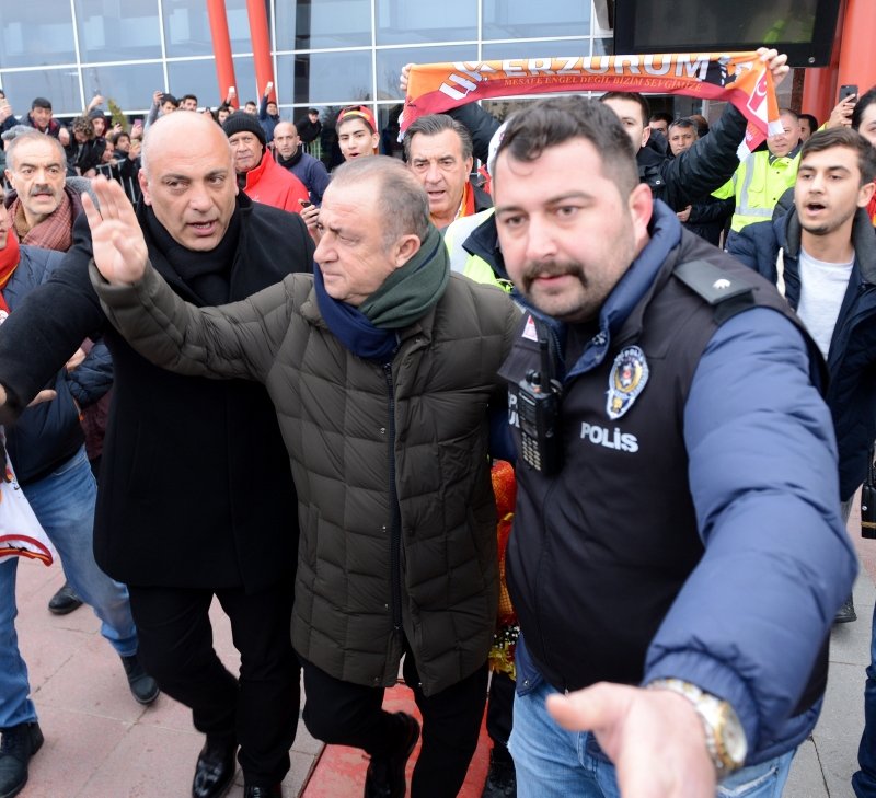 Fatih Terim’den şampiyonluk sözleri! 8 de kapanır 18 de kapanır