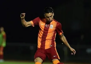 Alex Telles Porto'ya satıldı