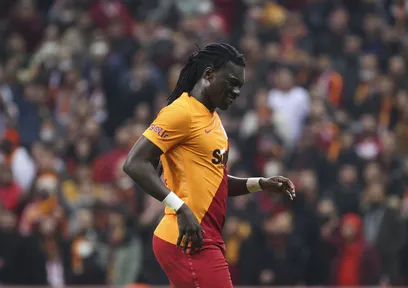 Flaş Gomis sözleri! "3 metreyi koşamıyor"