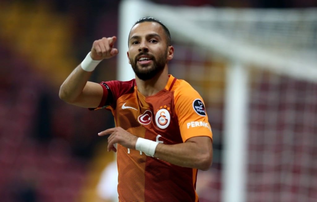 Yasin Öztekin gol sevincini polislerle paylaştı