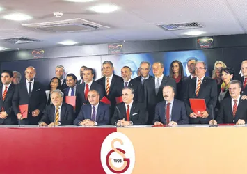 Alkışlar Galatasaray yönetimine