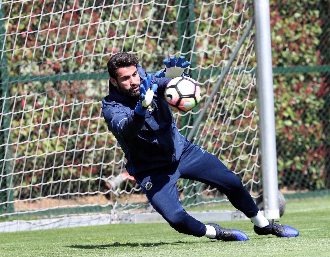 Fenerbahçe idmanında sürpriz görüntü