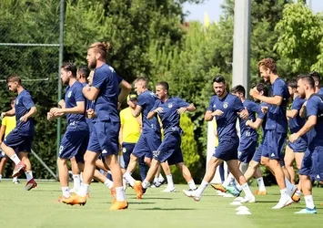 Fenerbahçe hazırlıklarına devam etti