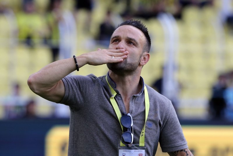 Valbuena alkışlarla veda etti