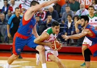 Kaf Kaf, Oradea'yı farklı geçti