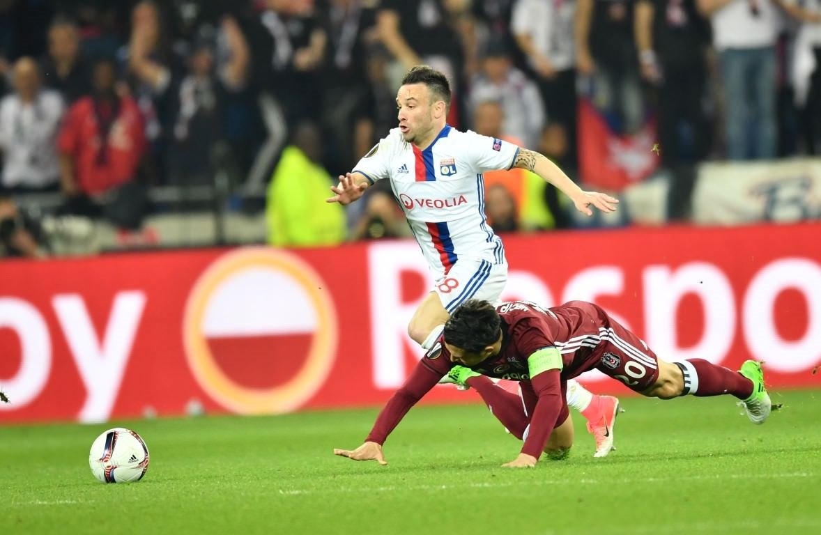 Mathieu Valbuena, Cuma günü imzalıyor