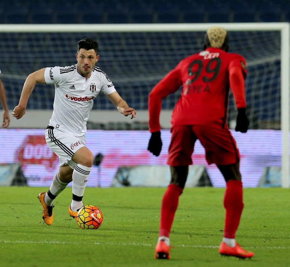Galatasaray, Beşiktaş’ın kapısını çalıyor