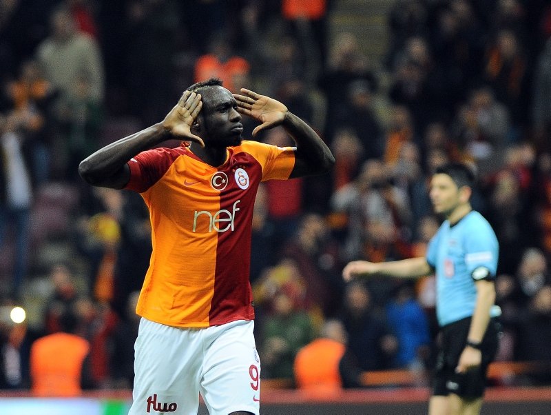 Galatasaray’da beklenen transfer müjdesi sonunda geldi!