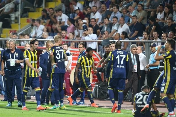 Fenerbahçe karıştı! Lens’ten olay tepki...