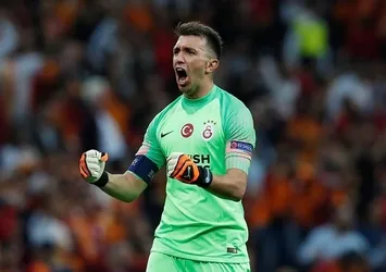 Muslera yine devleşti