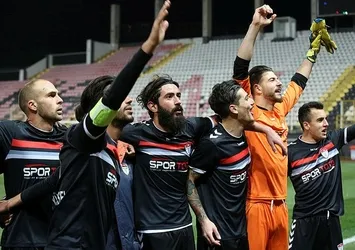 Manisa’dan kritik galibiyet