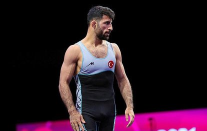 AKDENİZ OYUNLARI: Milli güreşçi Murat Fırat altın madalya kazandı!