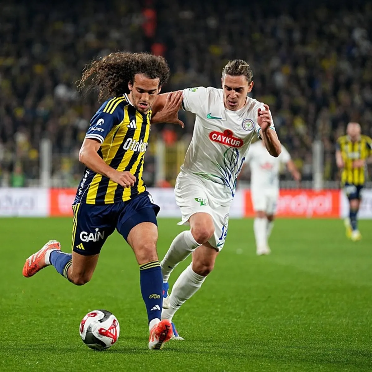 Fenerbahçe, Rizespor deplasmanında galibiyet arıyor