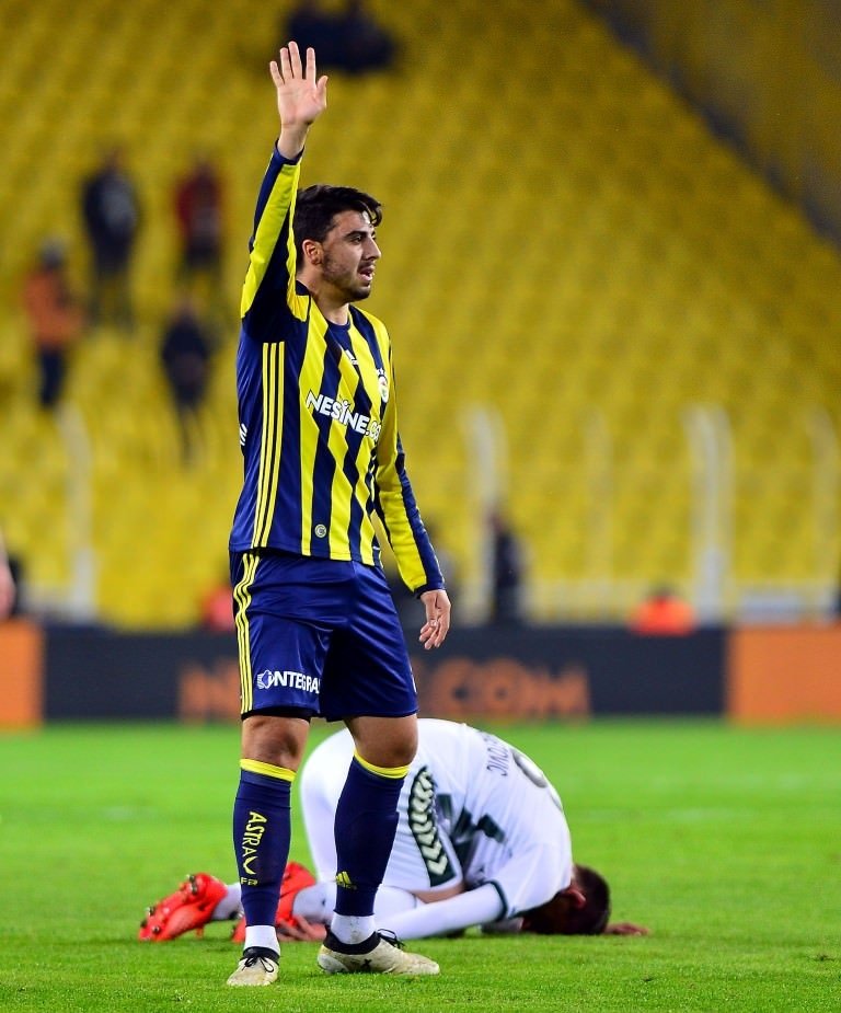Fenerbahçe-Atiker Konyaspor karşılaşmasından kareler