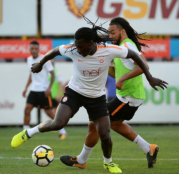 Bafetimbi Gomis idmanda bayıldı!