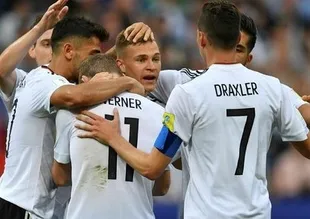Almanya ve Şili yarı finale yükseldi