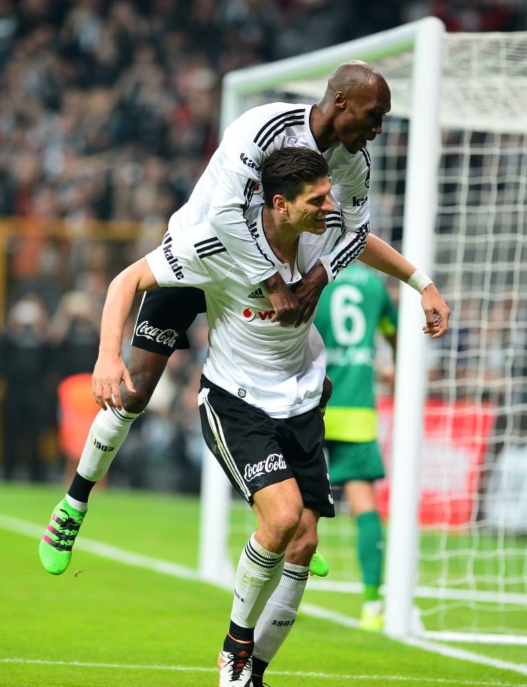 Mario Gomez’e dev talip!