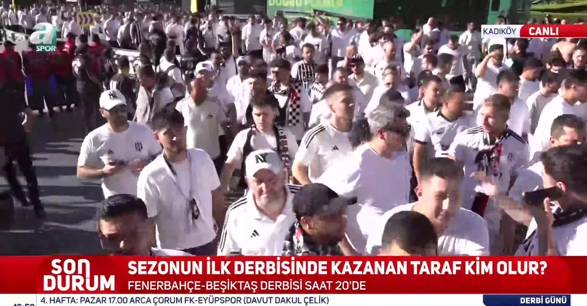 Beşiktaş taraftarları Kadıköy'e ulaştı!