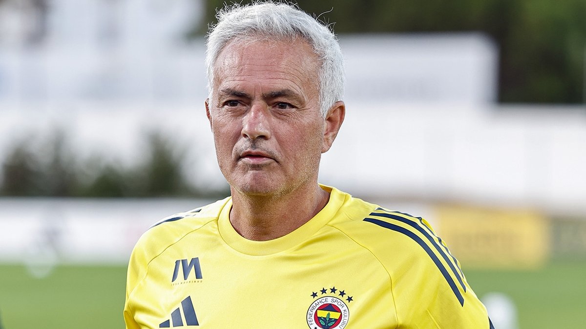 TRANSFER HABERİ: Fenerbahçe'de ayrılık vakti! Mourinho biletlerini kesti TRANSFER HABERİ: Fenerbahçe'de ayrılık vakti! Mourinho biletlerini kesti