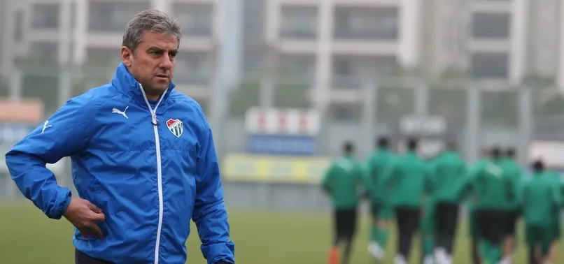 Bursaspor'da Hamza Hamzaoğlu ile yollar ayrıldı