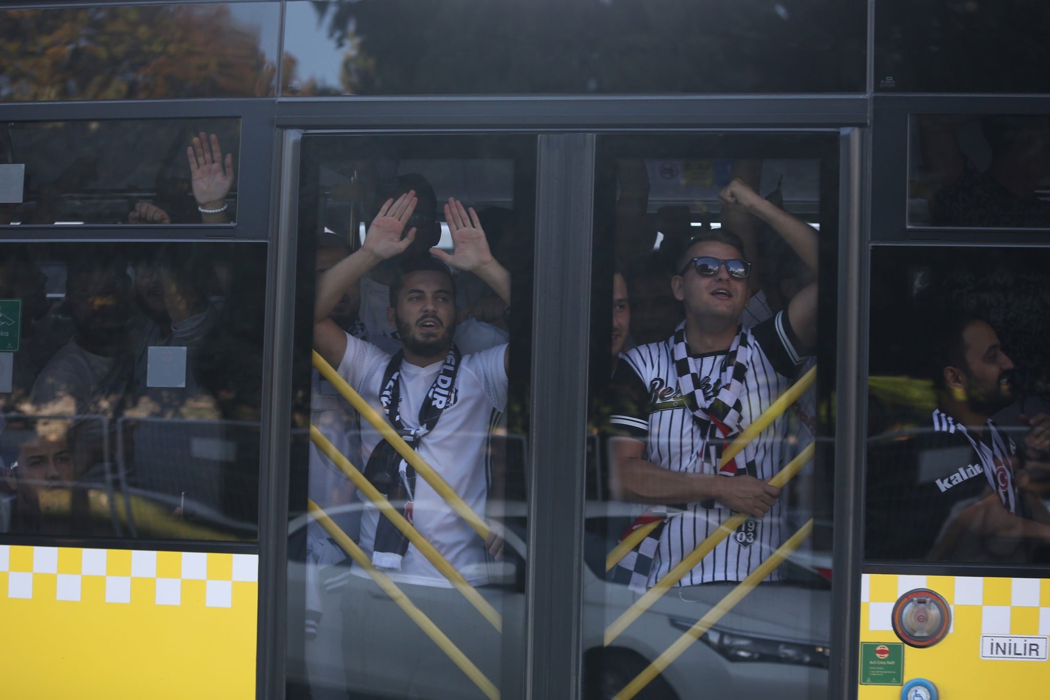 Kadıköy’de beyaz tribün!