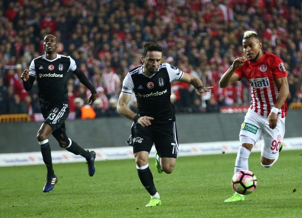 Antalyaspor-Beşiktaş karşılaşmasından kareler