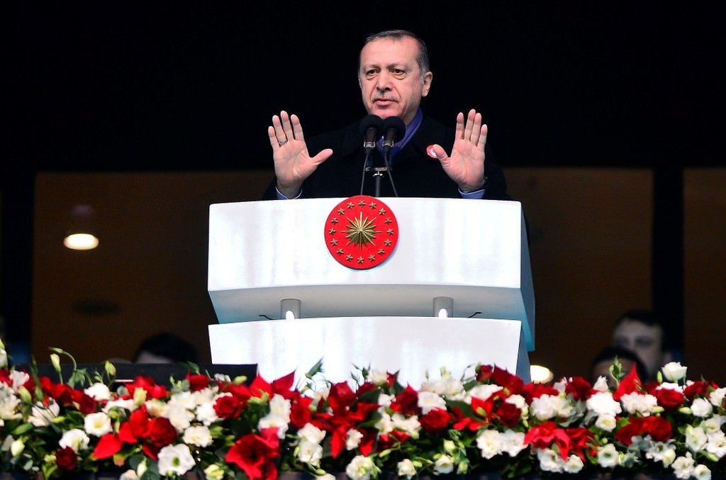 Yıldızlar teröre karşı sahaya indi