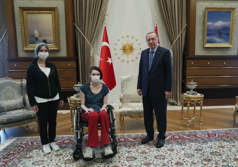 Başkan Erdoğan milli voleybolcu Meltem Çetin’i kabul etti - 2