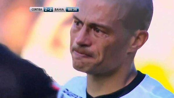 Alex futbola veda etti