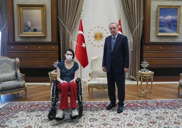Başkan Erdoğan milli voleybolcu Meltem Çetin’i kabul etti