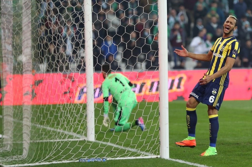 Bursaspor-Fenerbahçe karşılaşmasından kareler