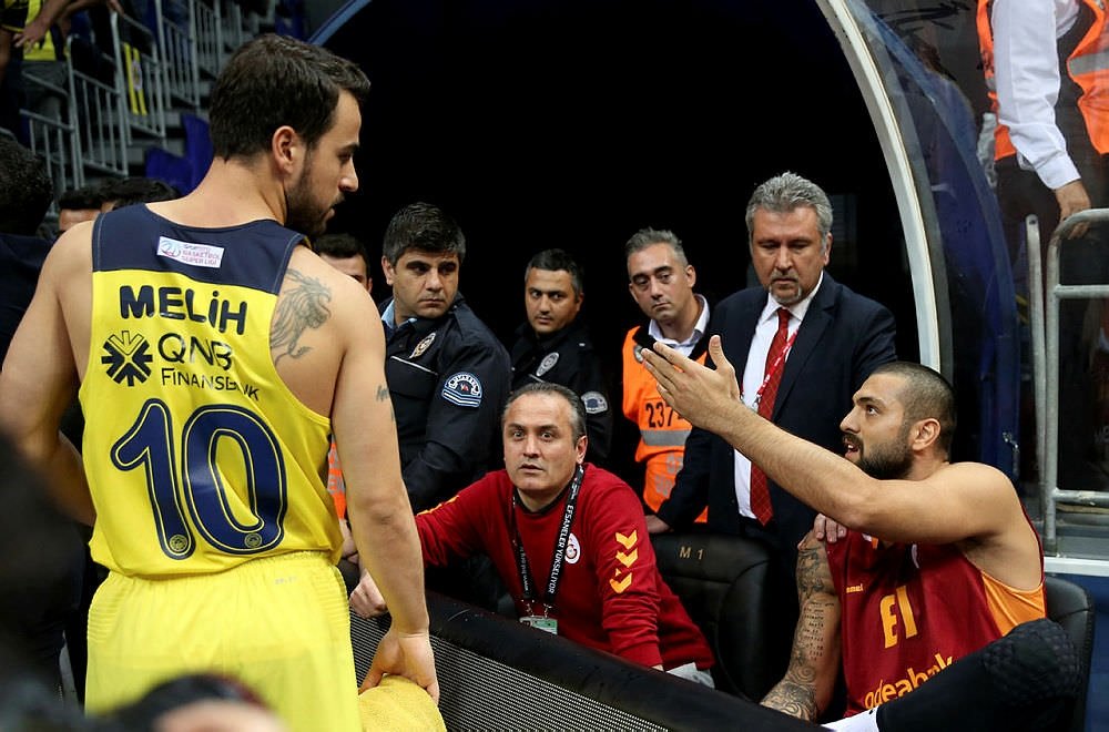 Fenerbahçe’den Galatasaray’a olay gönderme!