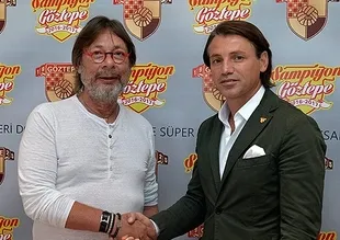 Tamer Tuna'dan 3 yıllık imza