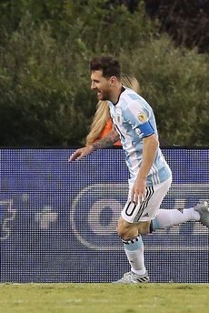 Arjantin 4 gollü galibiyetle yarı finale yükseldi!