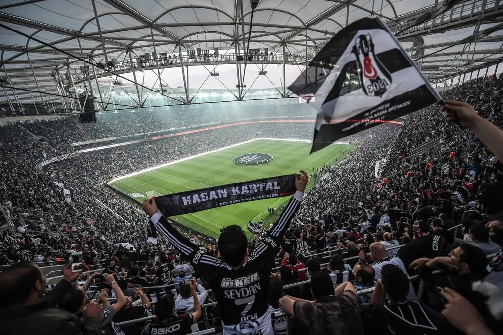 Vodafone Arena’daki ilk maçta tanıdık isimler