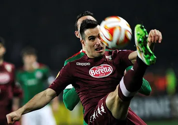 Galatasaray'a Sırp savunmacı