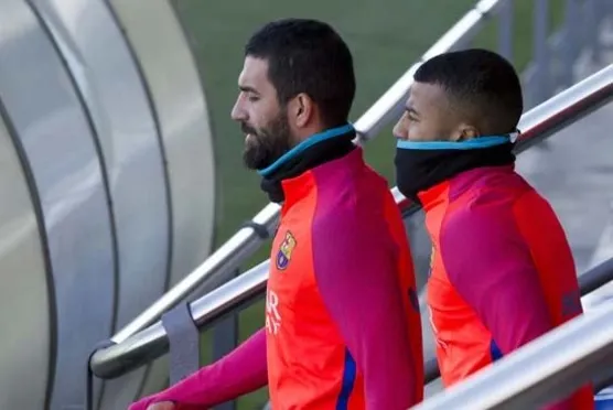 Arda Turan'a bir şok da Barcelona'dan