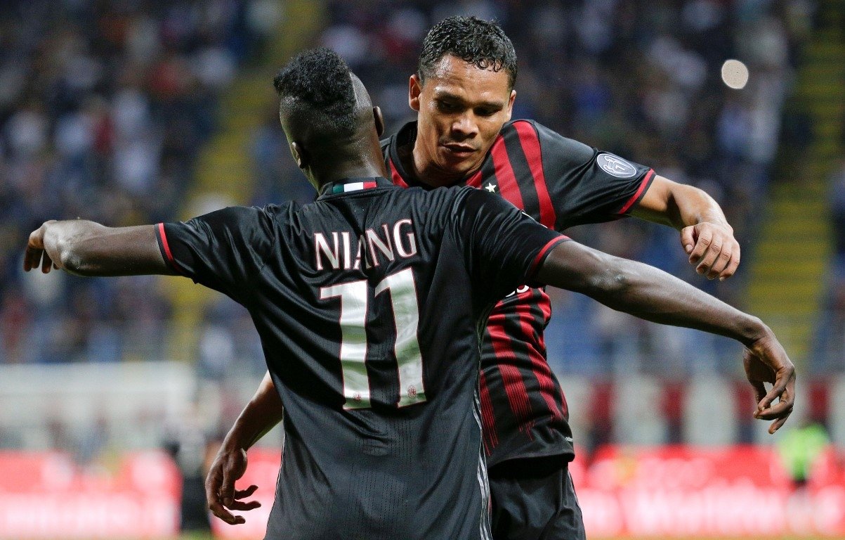 Fenerbahçe’ye Carlos Bacca’dan kötü haber