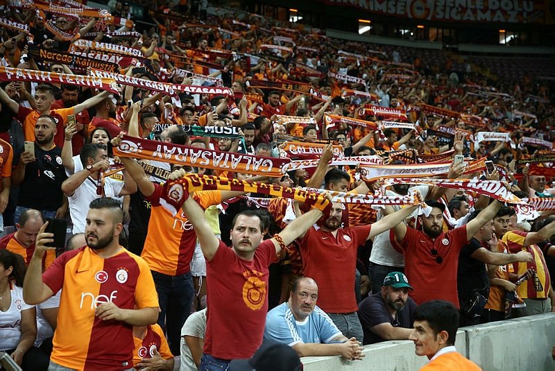 Galatasaray üç yıldızla masada