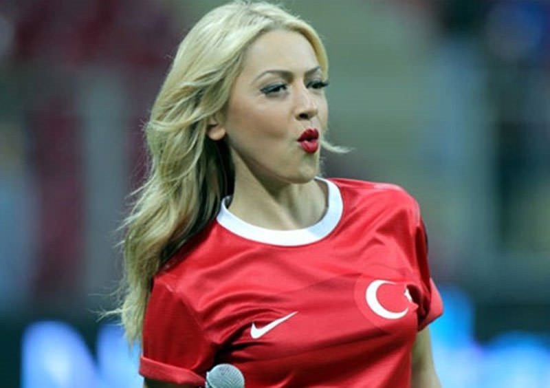 Ünlüler hangi takımı tutuyor?