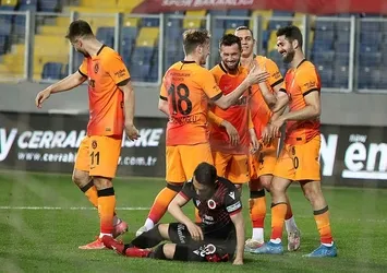 Cimbom'un kaderi Beşiktaş'a bağlı!