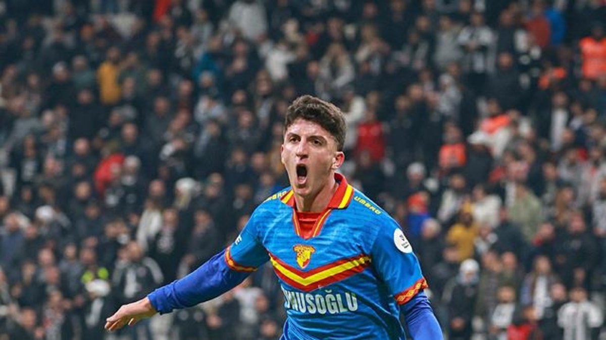 TRANSFER HABERİ - Fenerbahçe'den sürpriz hamle! Süper Lig'den genç stoper gündemde TRANSFER HABERİ - Fenerbahçe'den sürpriz hamle! Süper Lig'den genç stoper gündemde