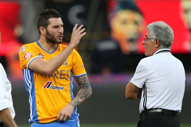 Fenerbahçe transferleri açıklıyor