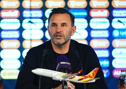 Okan Buruk: "2 oyuncumuz ayrıldı"