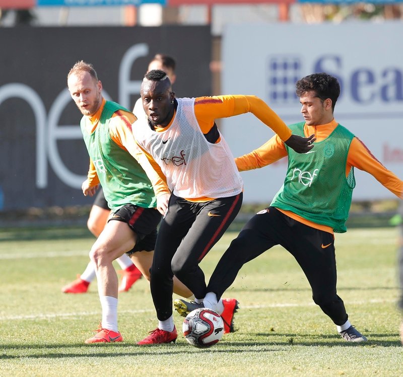 Galatasaray’da dev operasyon!